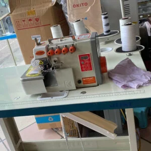 Máy vắt sổ 2 kim 4 chỉ liền trục Siruba 747D